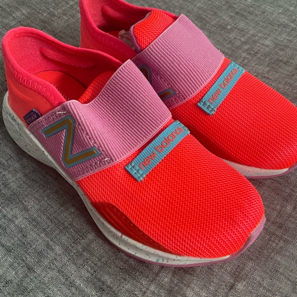 Girls New Balance - Picture 3 of 4